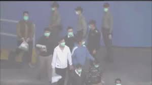 民主派人士周庭刑满获释 她于 2020 年 12 月因参与包围湾仔警署而被判入狱 10 个月。 黄之锋和林朗彦 仍因同一事件而入狱，该宗事件发生在 2019 年 6. å¾®åšæœç´¢