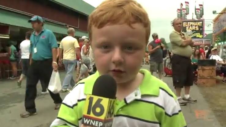 Kid 'apparently' steals the show during interview with Pennsylvania TV  reporter - ABC7 New York