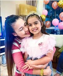 Youtubeinstagram live malaysia and indonesia. Macam Anak Minah Salleh Wajah Kacukan Anak Eira Syazira Azad Jasmin Jadi Perhatian Pa Ma