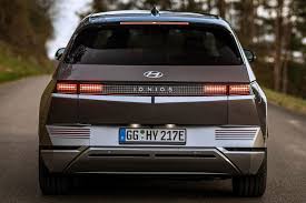 The hyundai ioniq 5 (stylized as ioniq 5) is an electric compact crossover suv produced by hyundai. Hyundai Ioniq 5 Alle Fakten Alle Preise