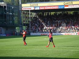 Datencenter sc freiburg kader spiele & ergebnisse transfers teamstatistik spielerstatistik mehr vollst. Datei Spieler Sc Freiburg Jpg Wikipedia
