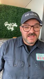 Wing snob has huge juicy crispy wings