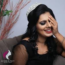 Deepa Anand's Instagram, Twitter & Facebook