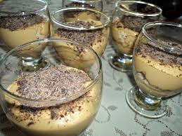 Hacer un merengue italiano con las claras y el almíbar. Mousse De Dulce De Leche Super Facil Y Rapido