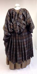 Jul 20, 2016 · the scottish register of tartans (the register) is a national repository of tartan designs. Outlander Arisaid For All Those Interested In Scottish Facts An Arisaid Was A Great Kilt For Women More Lik Outlander Costumes Scottish Clothing Outlander