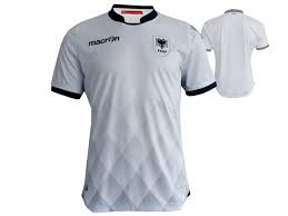 The club competed in serie a, finishing 15th, and in the coppa italia, where they were eliminated in the round of 16. Sport Macron Cagliari Calcio Away Jersey Weiss Auswarts Trikot Serie Fan Shirt S Xxl Pibg Skjk1