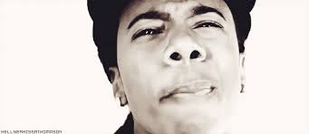 issa thompson green eyes gif