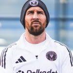 Develan placa de 25 aniversario en Claustro Universitario de Chihuahua