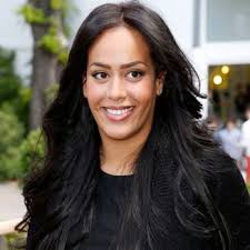 La bambina con i sandali bianchi. Tn8vjyxoseax0m