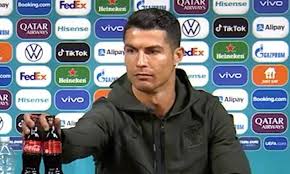 Cristiano ronaldo lässt sich von spekulationen um seine zukunft nicht aus der ruhe. Aad 05lazmokbm