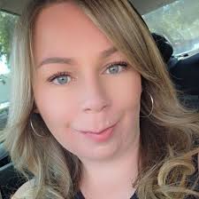 For anybody that has done the CNA program before did you buy the white lab  coat? If so did it keep you warm? I dont want to buy it if it doesn't