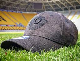 Die fahne am fenster, den schal im auto und die karte in der tasche. Basecap New Era 9forty Logo Schwarz Sg Dynamo Dresden Fanshop Facebook