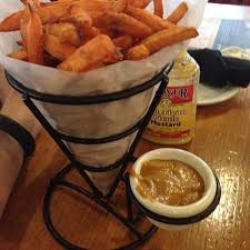 The original red robin stood at the southern end of the university in a building named sam's tavern, and the owner sam sang in a barbershop quartet and could frequently be heard singing this song when the red, red robin (comes bob, bob, bobbin' along). Sweet Potato Fries Bistro Burger View Online Menu And Dish Photos At Zmenu