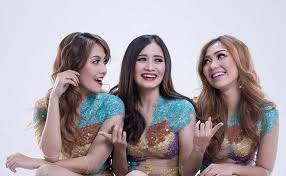 Lirik Lagu Trio Macan - Masa Bodo