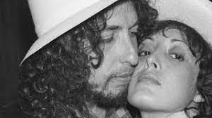 Bob Dylan Explains the Meaning of Love ❤️ - YouTube