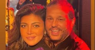 أعلنت الفنانة ياسمين عبدالعزيز خبر انفصالها، مساء الخميس،عن زوجها محمد حلاوة، رجل الأعمال المعروف. Ø±ÙŠÙ‡Ø§Ù… Ø­Ø¬Ø§Ø¬ ØªØ­ØªÙÙ„ Ø¨Ø¹ÙŠØ¯ Ù…ÙŠÙ„Ø§Ø¯ Ø²ÙˆØ¬Ù‡Ø§ Ù…Ø­Ù…Ø¯ Ø­Ù„Ø§ÙˆØ© Ø­Ø¨ÙŠØ¨Ù‰ Ø£ØªÙˆÙ„Ø¯ Ø§Ù„Ù†Ù‡Ø§Ø±Ø¯Ø© Ø§Ù„ÙŠÙˆÙ… Ø§Ù„Ø³Ø§Ø¨Ø¹
