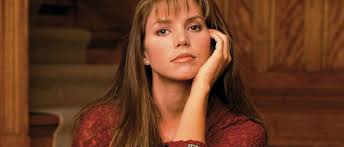 Charisma carpenter is the actress who portrayed cordelia chase in buffy the vampire slayer and angel, where she also portrays jasmine. 2hreizxkikqpfm