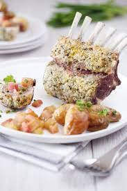 Carre D Agneau En Croute Et Poelee De Rhubarbes Chefnini Recette Carre D Agneau Alimentation Agneau