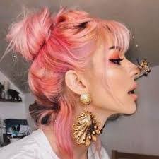 Lindsey Compton's Instagram, Twitter & Facebook