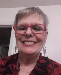 Bonnie Bragg's Instagram, Twitter & Facebook