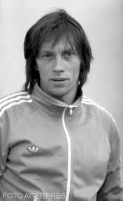 Ivan patzaichin era cvadruplu laureat cu aur la jocurile olimpice de vară, unde a câștigat medalii la edițiile din 1968, 1972, 1980 și 1984. Portret Legendarul Ivan Patzaichin A Murit AgenÈia De PresÄ Rador