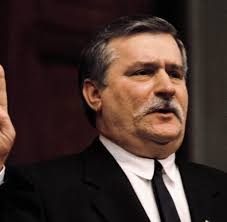 He served in the army for two years, rose to the rank of corporal, and in 1967 was employed in the gdansk shipyards as an electrician. 9 Dezember 1990 Gewerkschaftsfuhrer Lech Walesa Wird Prasident Polens Welt