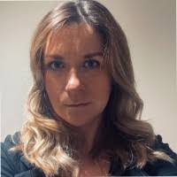 Laura Fenner's Instagram, Twitter & Facebook