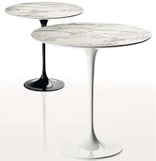 Eero Saarinen Tulip Side Table Avec Images Table D Appoint En Marbre Table D Appoint Marbre