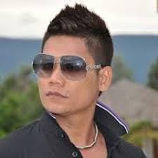 Listen to ថ្ងៃបាក់រសៀល (ព្រាប សុវត្ថិ) និពន្ធទំនុកច្រៀង៖ ជុំ ប៊ុនធឿន RHM-  316 by Jerry Den 04 in khmer music playlist online for free