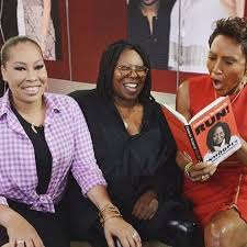 Yes deborah roberts is sister to robin roberts, she is giving robin her bone marrow. Whoopie Goldberg Her Daughter Mother And Child Beautiful Celebrities Go Best Friend