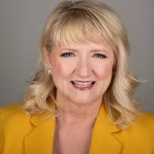 Dana Dillard's Instagram, Twitter & Facebook