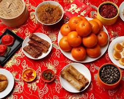 صورة Eating traditional foods during the Spring Festival