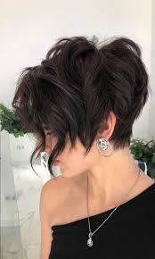 Short brunette haircuts and hairstyles. The Best Short Brown Hairstyles To Try In 2021 Southern Living