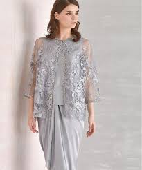 Model baju atasan blouse wanita muslim simple terbaru. 7 Model Baju Brokat Atasan Simpel Buat Kondangan Womantalk