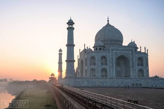 Your Guide To The Taj Mahal — Scratch My Pack Travel