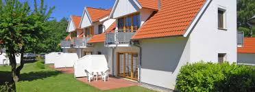 Die appartments des objektes haus muschelsucher, dünenstraße 44 werden im frühjahr 2021 komplett renoviert und vom del mare einrichtungsservice neu eigerichtet. Ferienwohnungen Und Apartment In Zingst Mieten Ostseeurlaub Ferienpark Freesenbruch