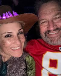 Who is Ricki Lake's third husband Ross Burningham? The lawyer and father of  4 met the talkshow host and actress during the Covid-19 pandemic, but was  originally just a 'booty call' |