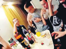 Подростковые оргии на «вписке»: Что нужно знать родителям, чтобы ваш  ребенок не попал в беду - KP.RU