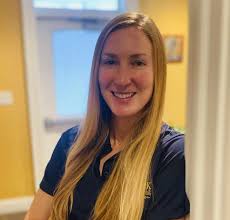 Kristin Dowling's Instagram, Twitter & Facebook