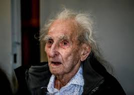 Wor Vera helps RAF veteran Frederick Herron celebrate 100th birthday