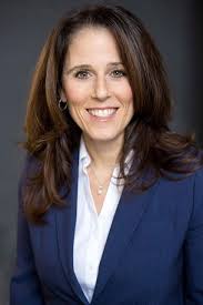 Lisa Perlman's Instagram, Twitter & Facebook