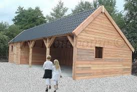 Massgeschneiderte Speicher Von Jaro Houtbouw Gartenhaus Geschneiderte Houtbouw Scheune Gartenhaus Garage Bauen Gebaude