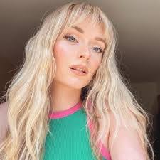 Ellie Bell's Instagram, Twitter & Facebook