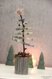 Eine einfache und schöne idee um zu weihnachten und zum advent ein geldgeschenk selber schnell zu basteln. Das Geht Fix No 26 Oh Tannenbaum Geldgeschenk Zu Weihnachten Tischlein Deck Dich Geldgeschenke Zu Weihnachten Geschenke Weihnachten Diy Geschenke Weihnachten