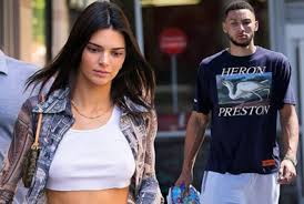 Taraftarlar bunun kendall'ın maçı en önden izlemesiyle alakalı olduğunu düşünmüş ve 'kardashian laneti' olarak adlandırdıkları bu durumu sonlandırmak için, internet sitesi. Heartbreak Kendall Jenner And Ben Simmons Have Reportedly Broken Up Shemazing