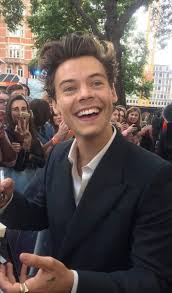 According to the daily mail, the… Thread By Captainjurassic Chris Evans And Harry Styles Smiling A Thread