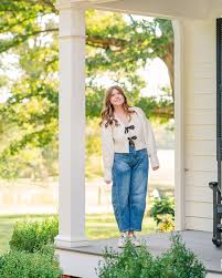My fellow photographer, fellow lover of the beautiful light and the fun  jeans, she's got the best hair in town, she is beauty, she is grace, she is Addison  Goad!! If you