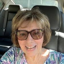 Edith Farkas's Instagram, Twitter & Facebook