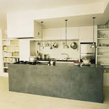 Cuisines Le Long D Un Comptoir Cuisines Maison Cuisine Simple Cuisine Beton