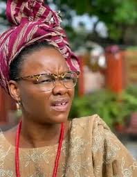 Clients_ chi chi,give me the dress first,when I come back from the party I  will give you your money. Me_you say what?😂